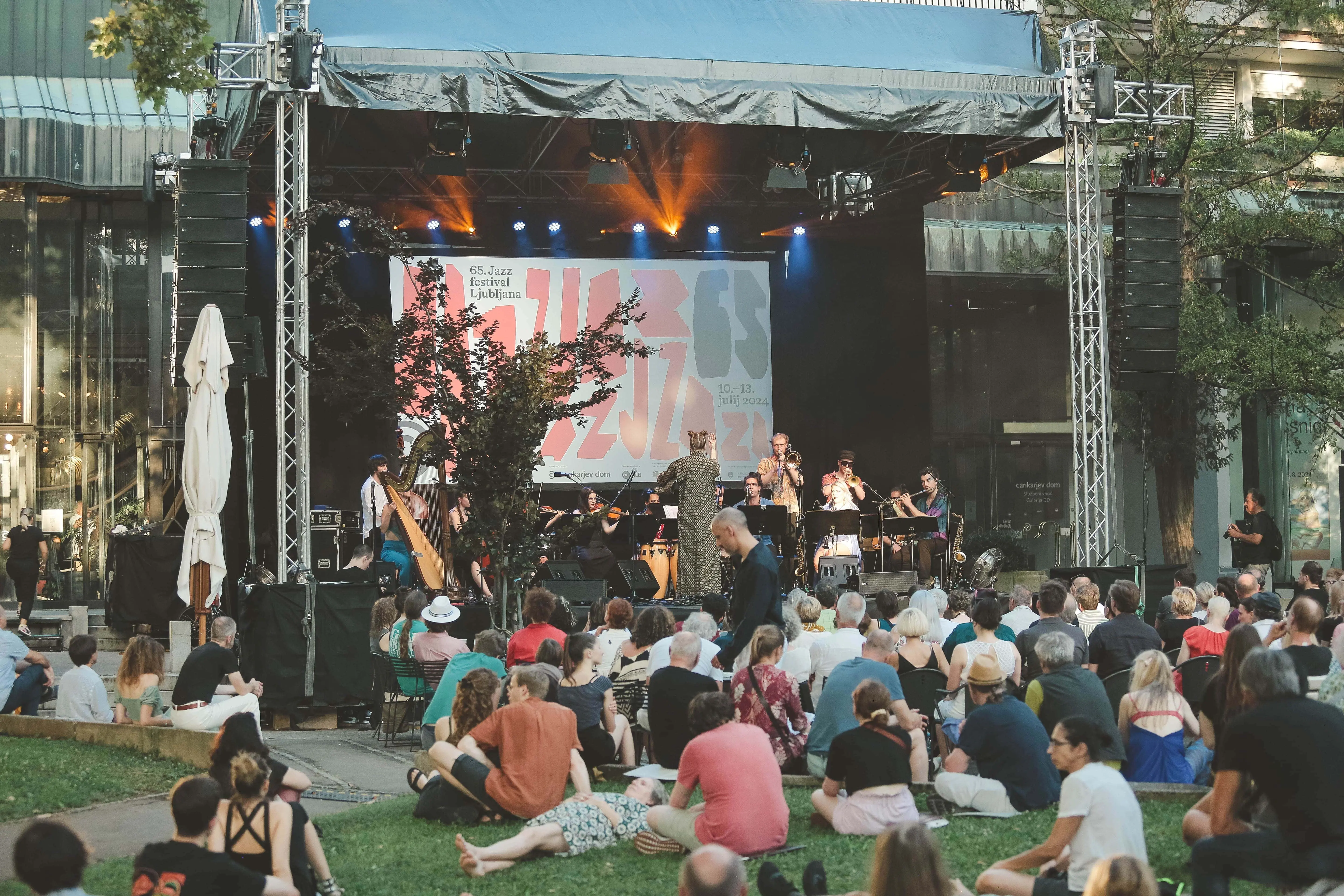 Credits - Nina Pernat